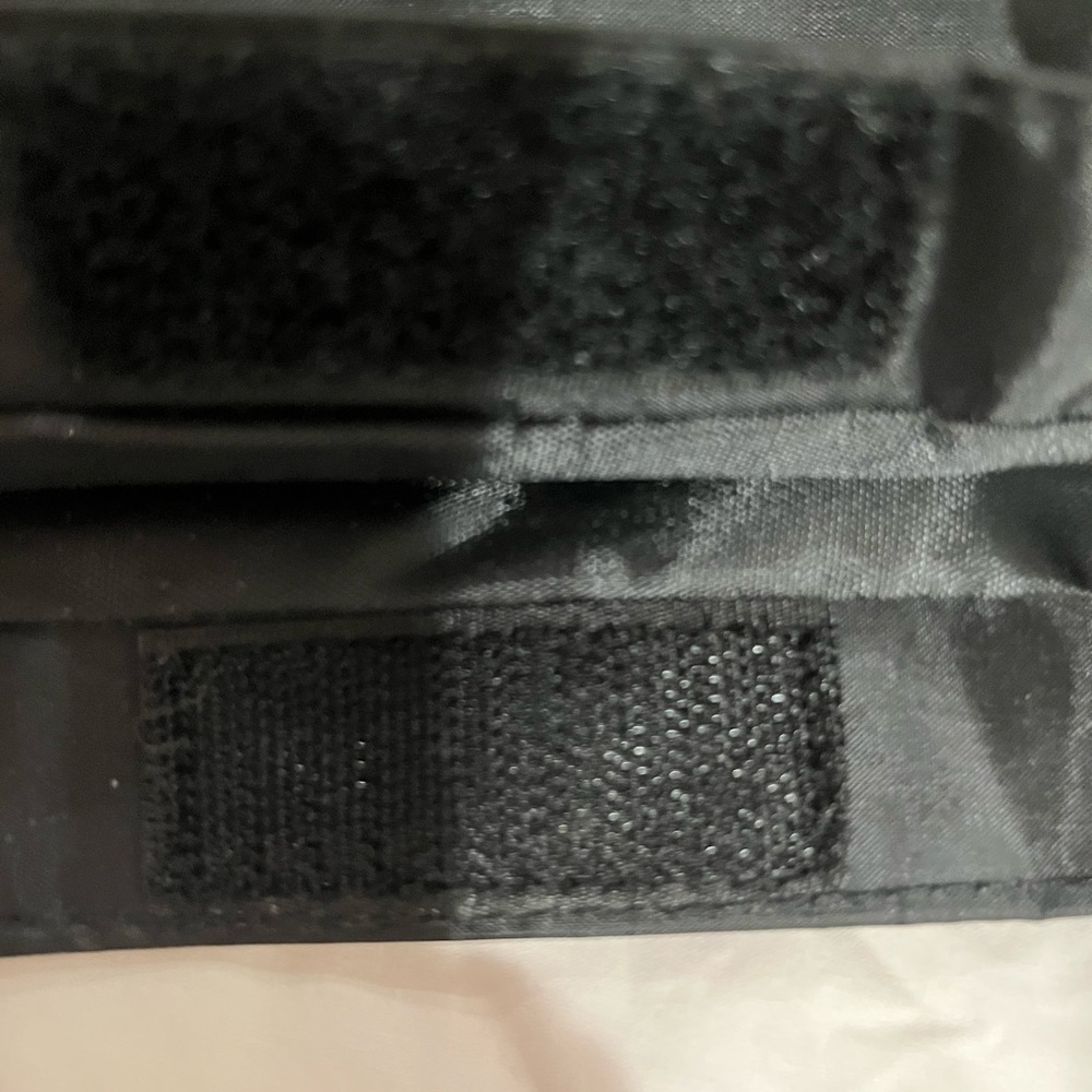 New Black Tote Bag for Hairstylists. Waterproof - Picture 6 of 7
